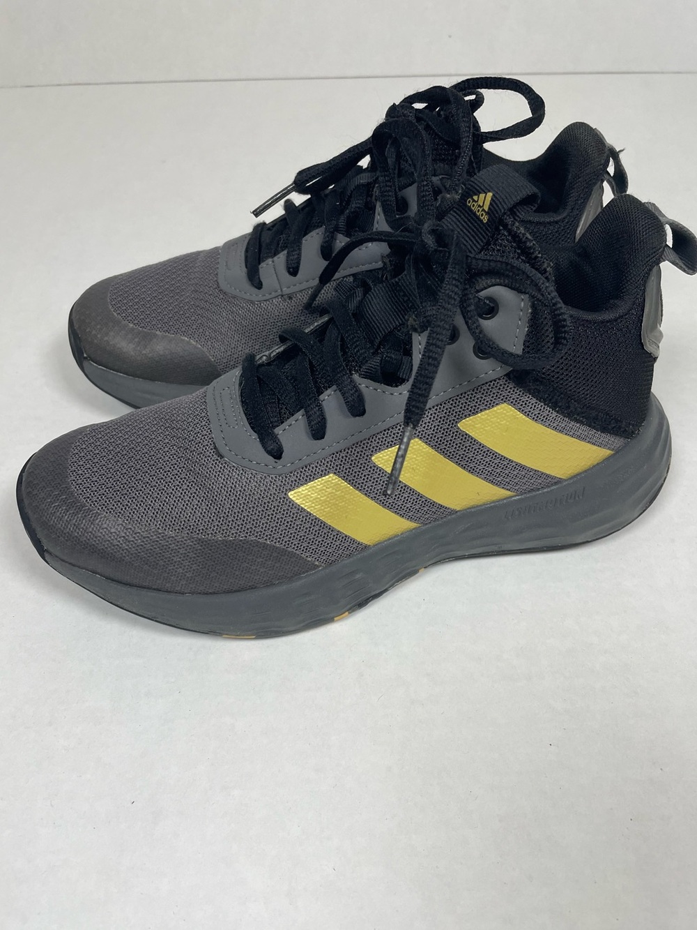 adidas Kid’s Own The Game 2.0 Basketball Sneakers GZ3381 Grey/Gold Size 2.5Y